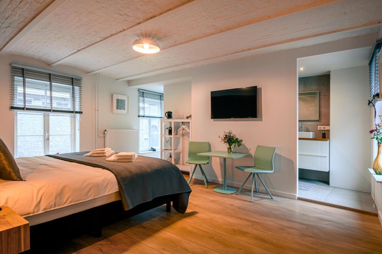 Gracht 62 Bed & Breakfast *